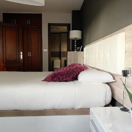 Torre De Hercules Con Garaje