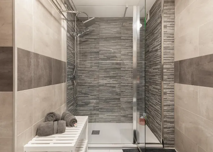 Torre De Hercules Con Garaje *