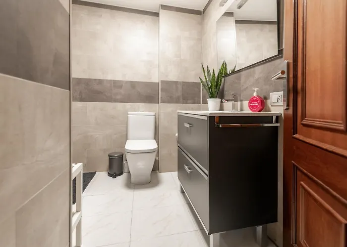 Torre De Hercules Con Garaje * La Coruña