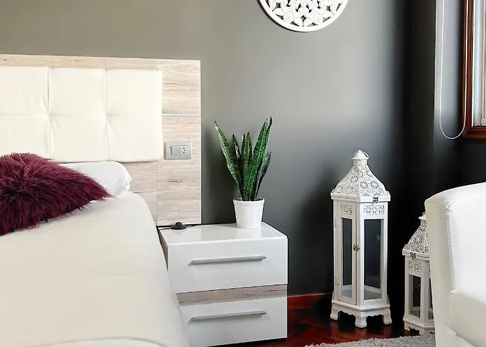 Torre De Hercules Con Garaje